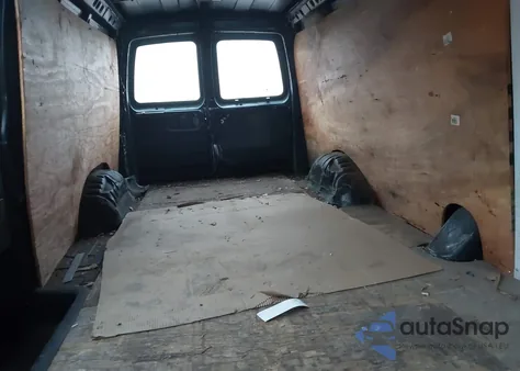 2002 Chevrolet Express from USA, damaged, VIN 1GCHG39R521169042